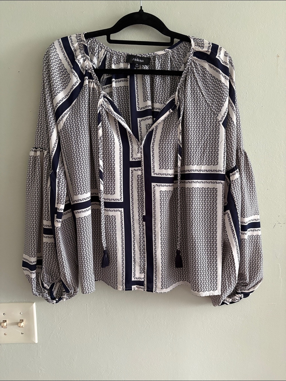 Aakaa Blue and White Patterned peasant sleeve Blouse M